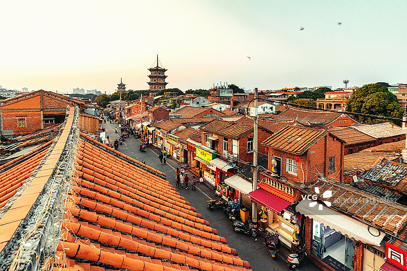 泉州西街与开元寺双塔图片素材