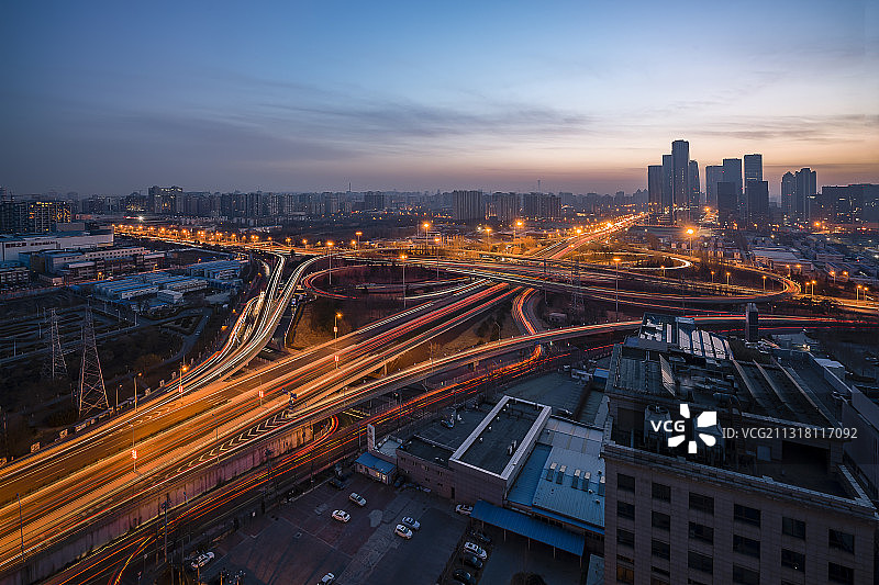 晨曦中的北京丽泽桥图片素材