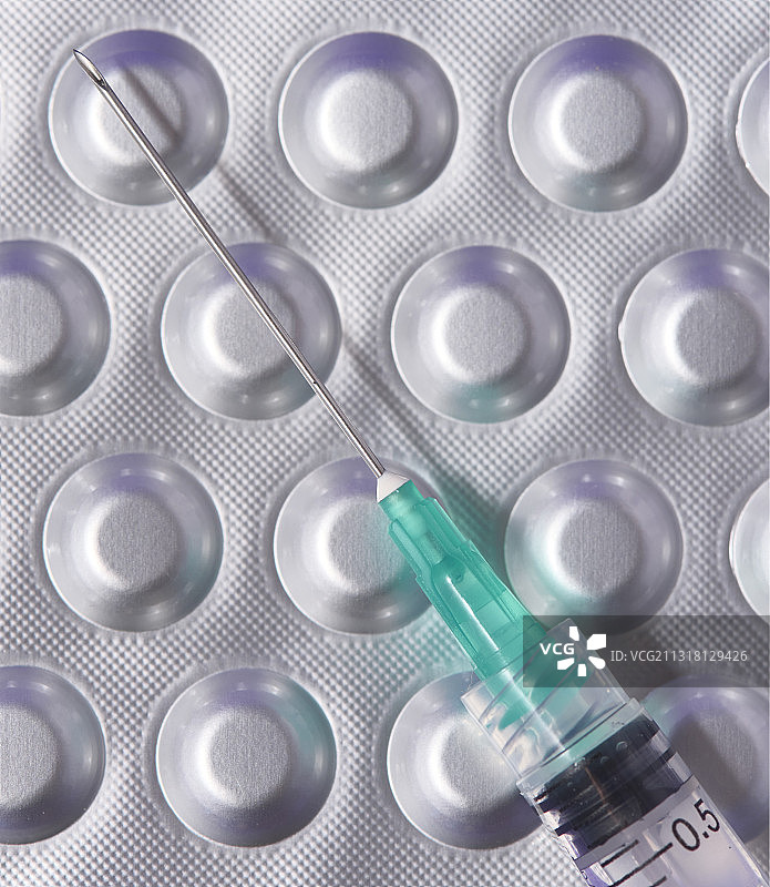 桌子上泡罩包装的特写图片素材