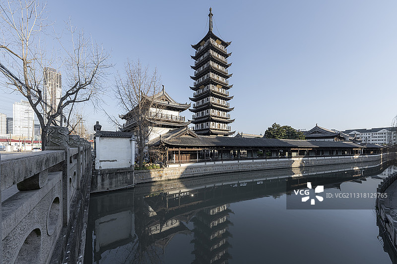 上海普陀区著名旅游景点国家文物保护单位真如寺真如塔图片素材