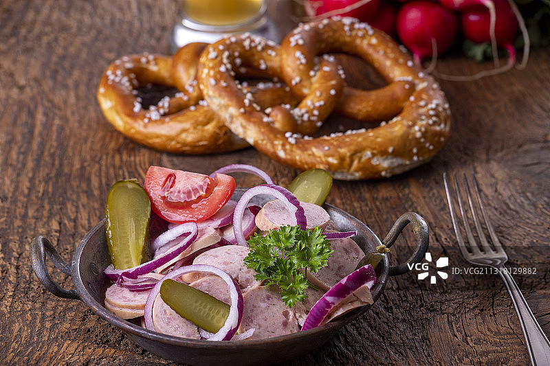 高角度的食物在桌子上图片素材