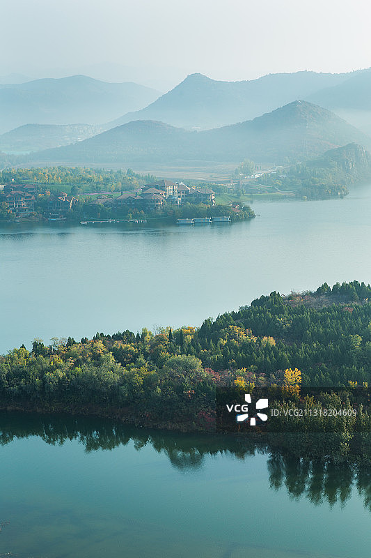 秋天的水库图片素材