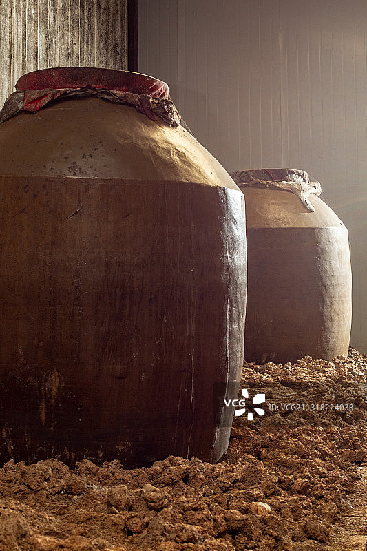 中国四川绵阳传统酿酒厂图片素材