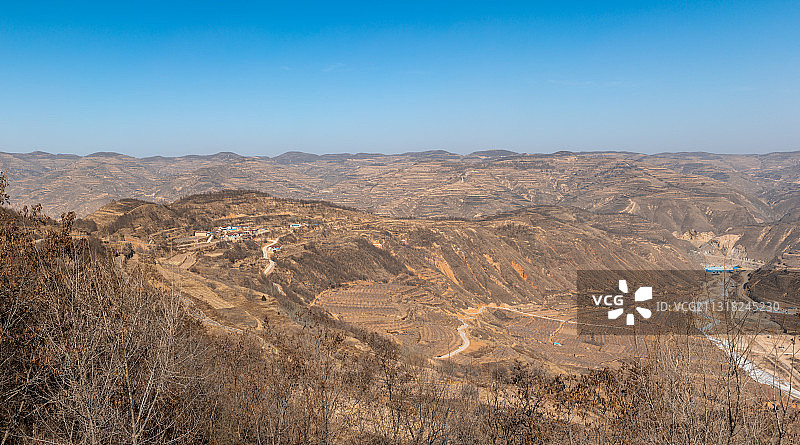 山峰绵延，河流弯弯，美好河山图片素材