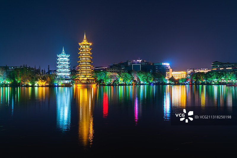 桂林日月双塔彩色之夜图片素材