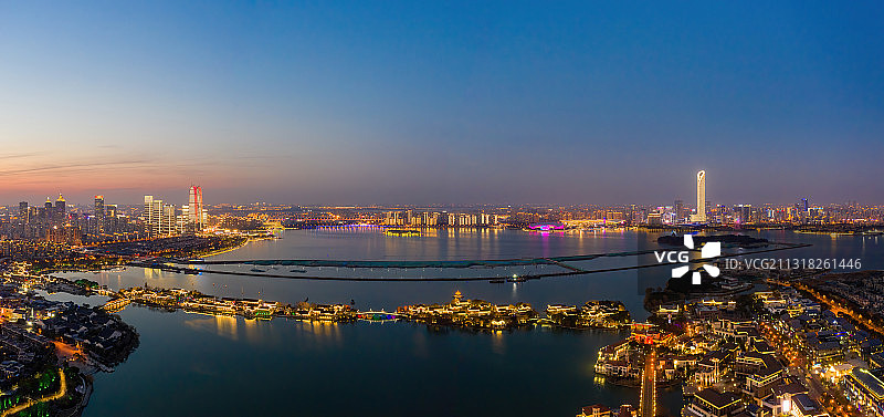 苏州工业园区，金鸡湖景区，夜景图片素材