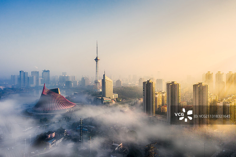 神农城晨雾图片素材