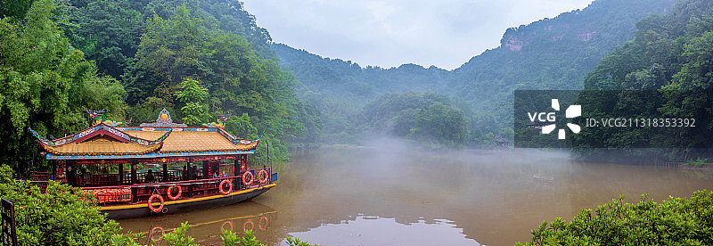 中国四川成都青城山月城湖图片素材