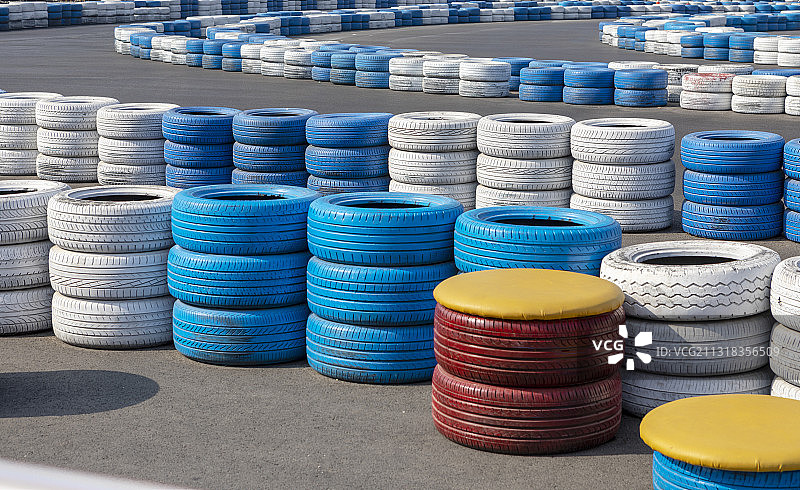 汽车轮胎、卡丁车、平视角图片素材