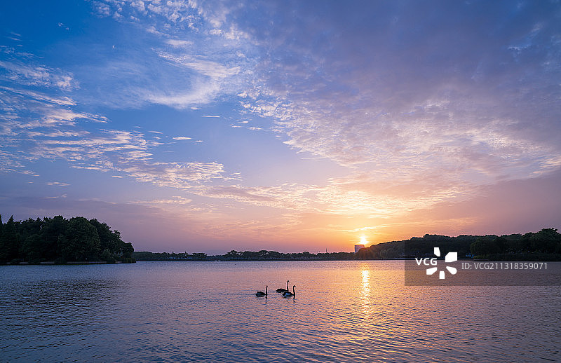 安徽铜陵天井湖夕阳西下图片素材