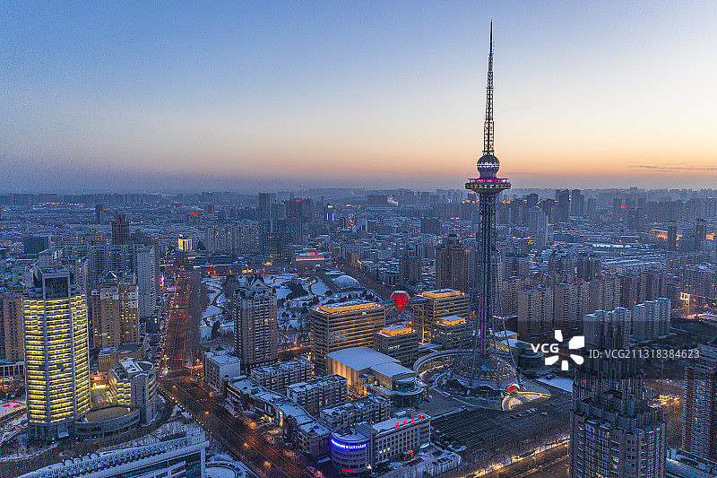 2021年大年初一航拍哈尔滨龙塔蓝调夜景图片素材