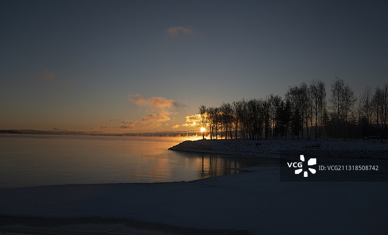 挪威日落时分的海景图片素材