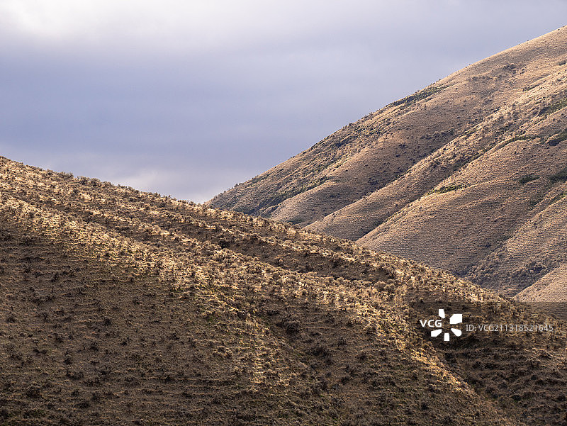 美国科顿伍德峡谷州立公园山脉的仰视角度图片素材