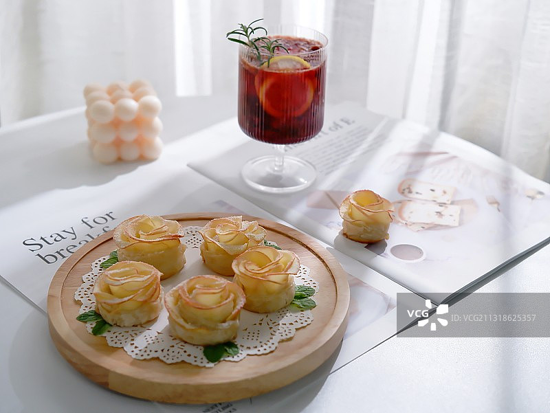 自制苹果花酥图片素材