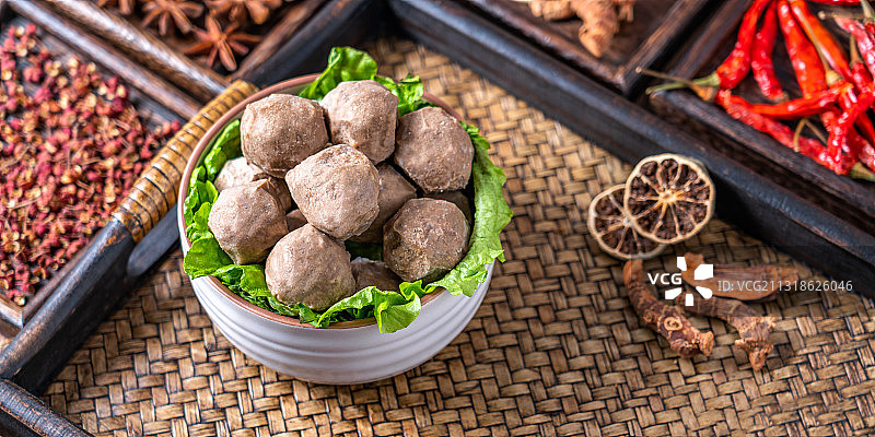 潮汕美食——一碗手打潮汕牛丸图片素材