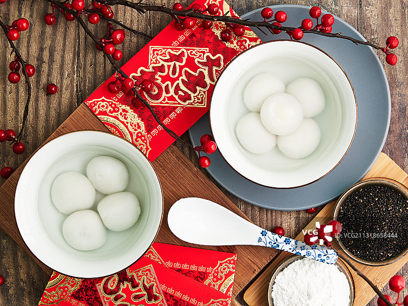 元宵节吃汤圆图片素材