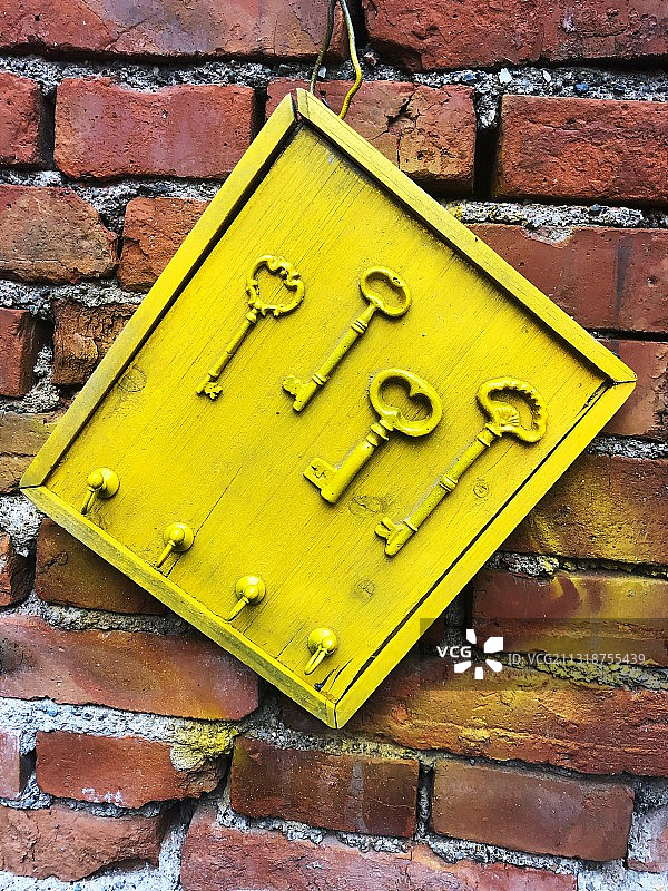 挂在墙上的装饰物图片素材