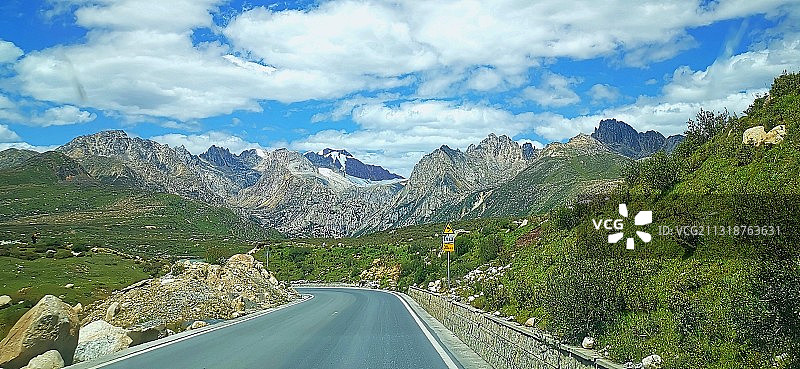 行摄于318国道…图片素材