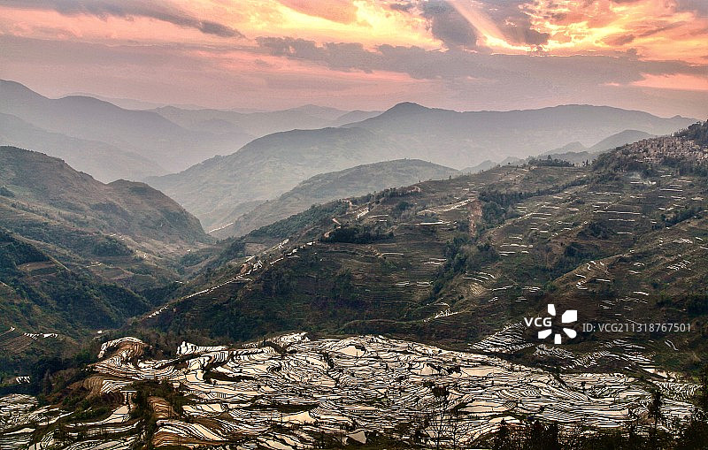 梯田春光图片素材