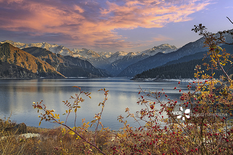 天山天池图片素材