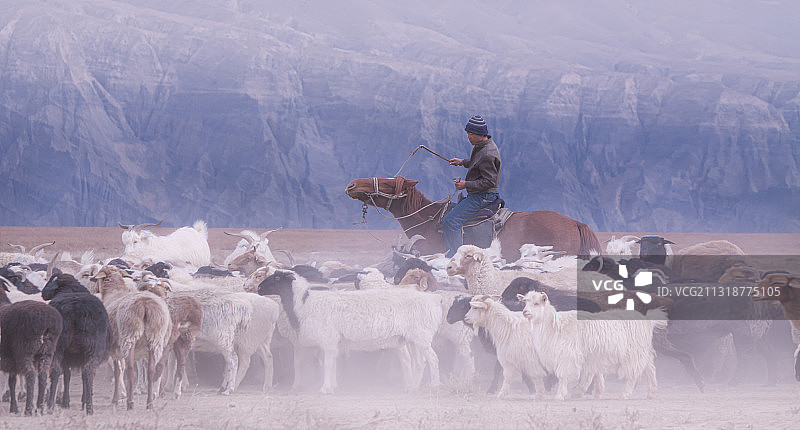 新疆峡谷转场图片素材