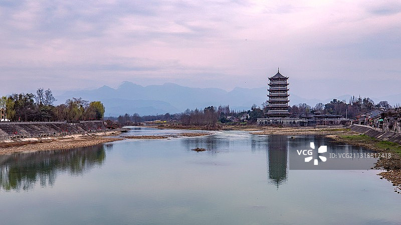 “底处凭栏思渺然，孤山塔后阁西偏”—元通古镇图片素材