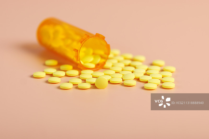 黄色药片集合图片素材