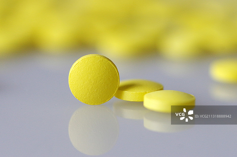 黄色药片集合图片素材