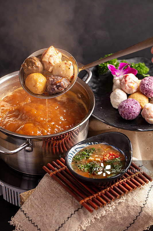 火锅菜牛肉丸鱼丸撒尿牛丸图片素材