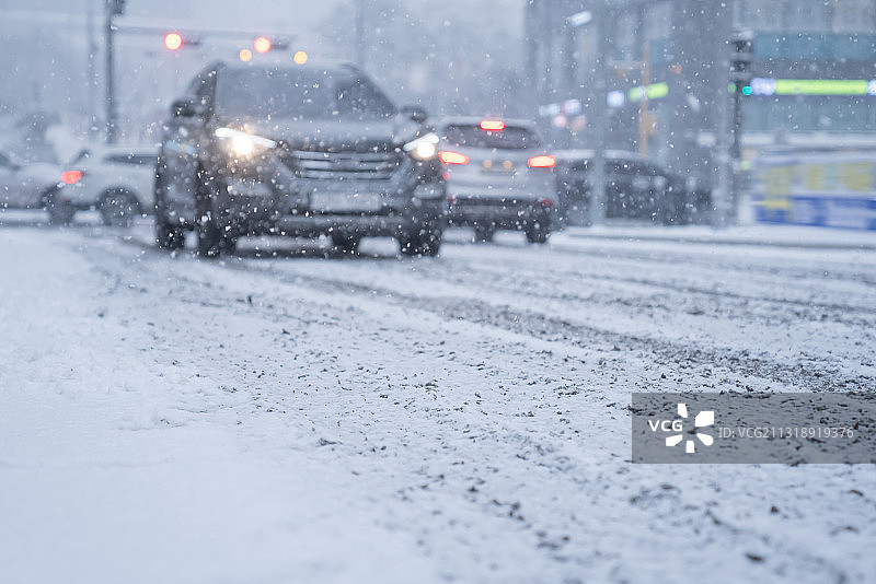 冬季寒潮，雪，天气，道路，汽车图片素材
