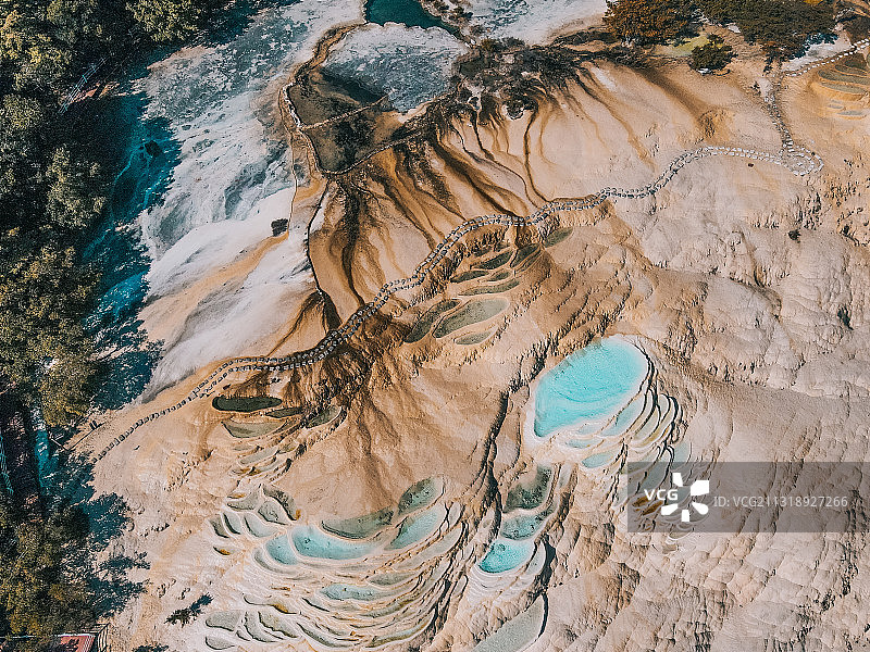 云南香格里拉白水台航拍图片素材