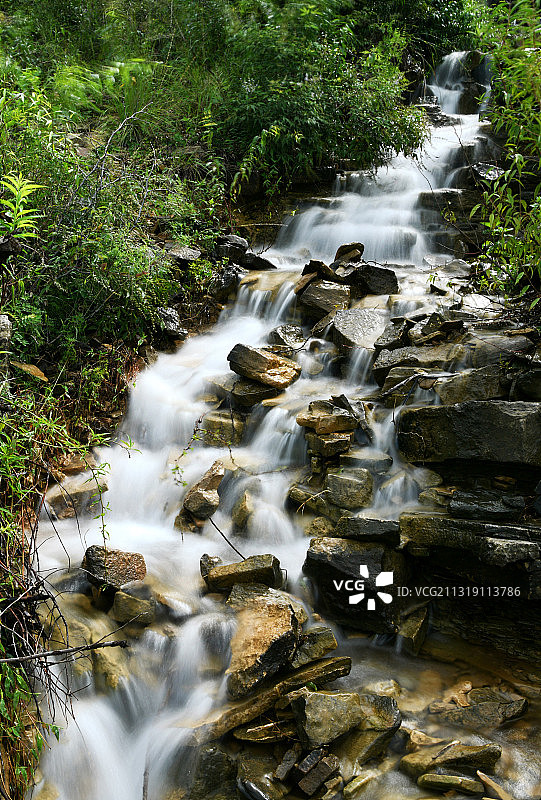 清泉石上流图片素材