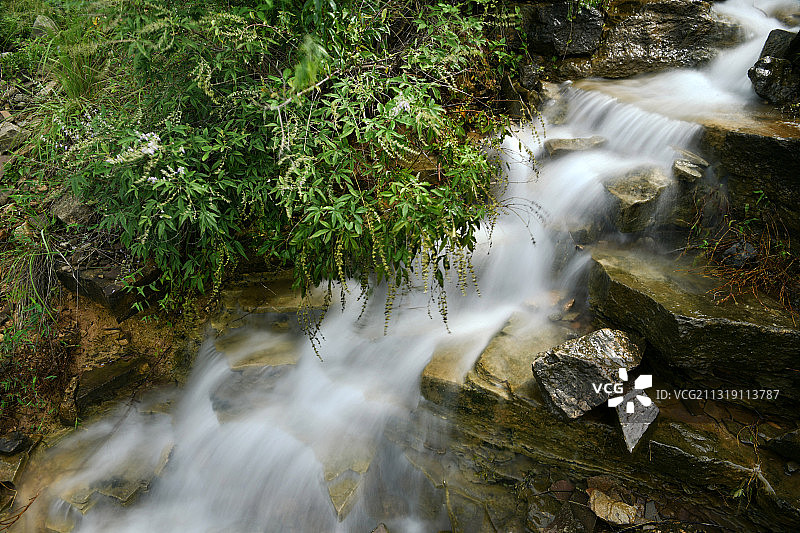清泉石上流图片素材