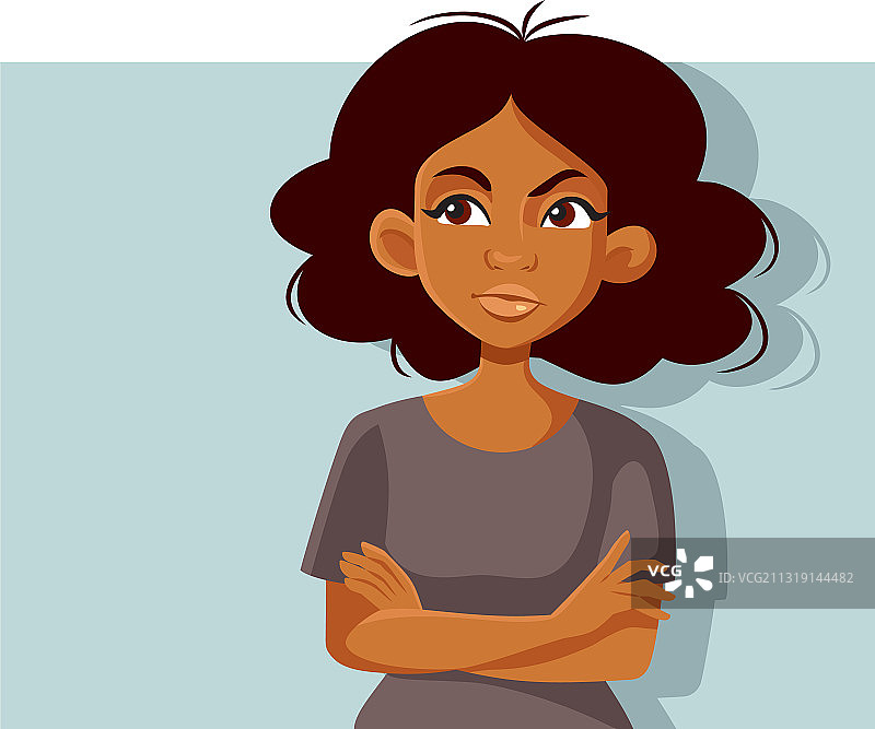 不高兴的非洲裔女人双臂交叉站立图片素材