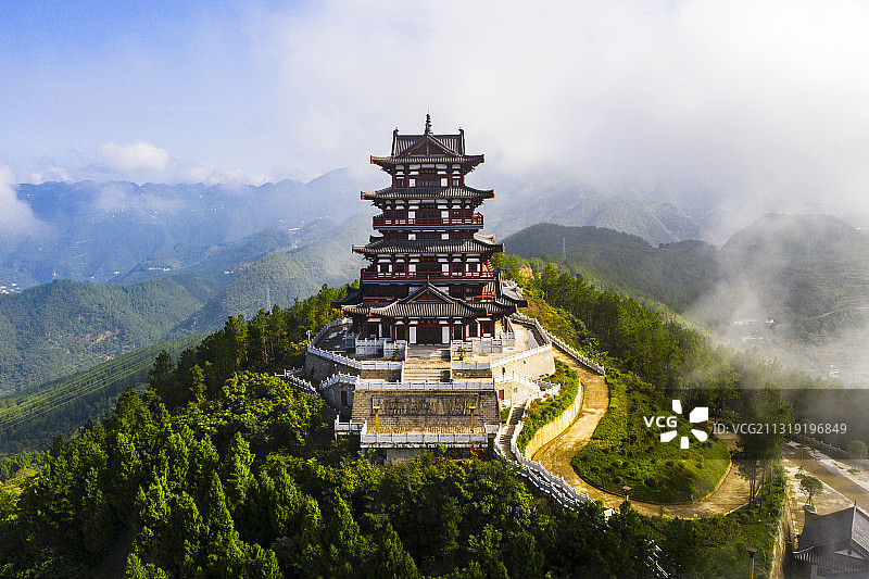 云雾缭绕朝天阁图片素材
