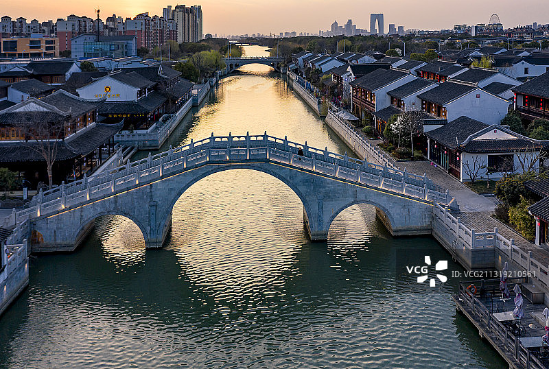 苏州工业园区斜塘老街傍晚图片素材