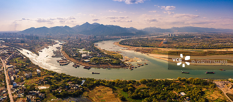 航拍广西桂平市浔江三江口图片素材