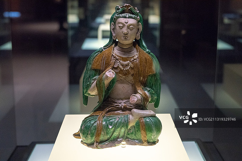 龙泉务窑三彩菩萨像图片素材