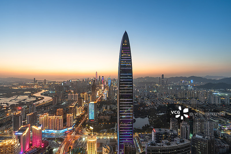 深圳罗湖金融区繁华天际线图片素材