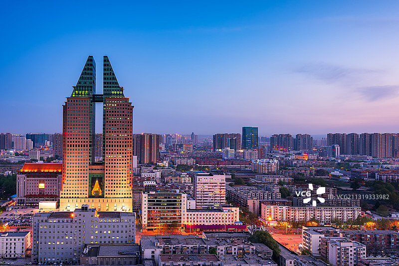 亚洲中国河南省郑州市裕达国贸大厦地标建筑图片素材