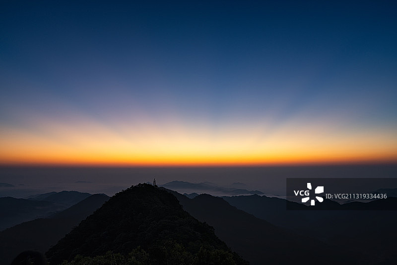 海南尖峰岭国家森林公园云海日出图片素材