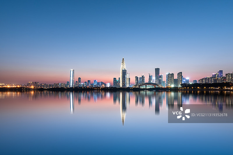 深圳后海金融区深圳湾天际线图片素材