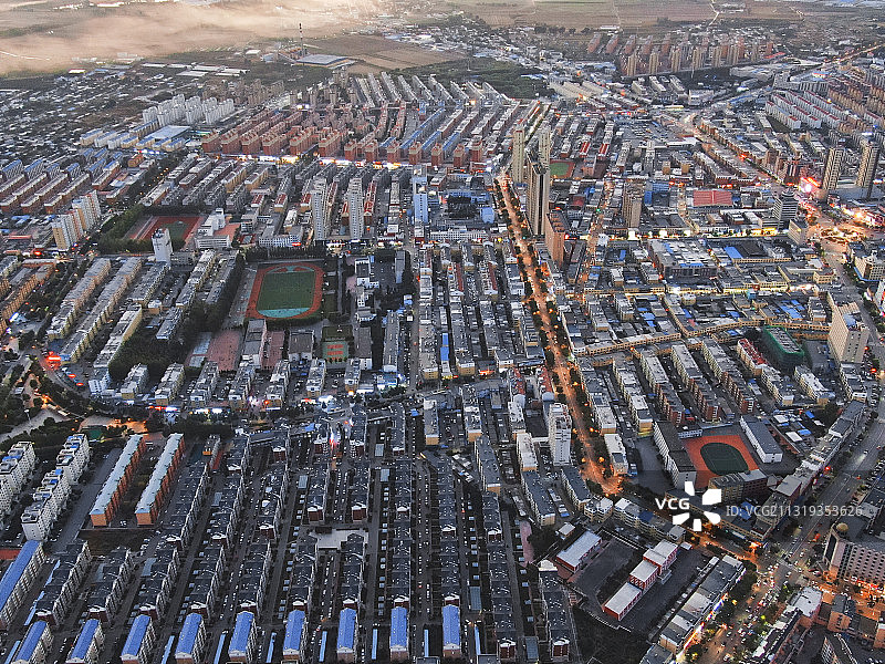 航拍小城市中心图片素材