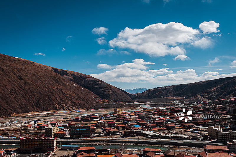 炉霍县的天际线图片素材