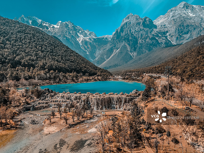 玉龙雪山蓝月谷航拍图片素材