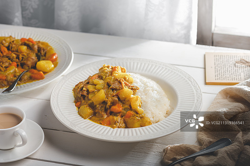 咖喱肥牛盖浇饭图片素材