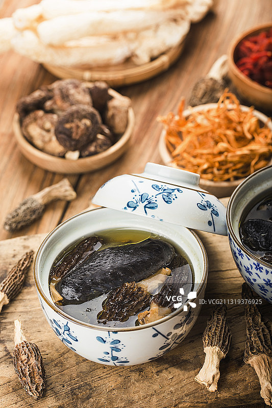 羊肚菌乌鸡汤图片素材