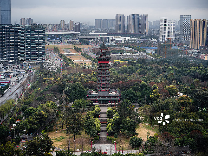 塔子山公园与东站合体图片素材
