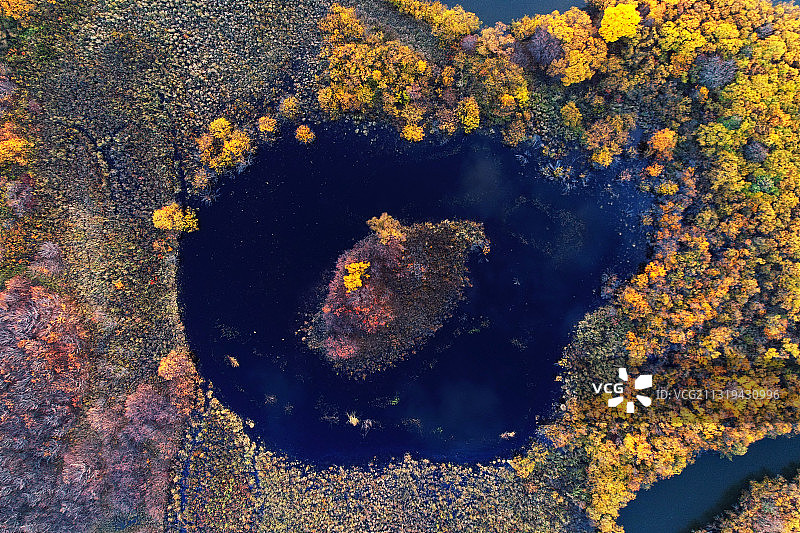 航拍呼伦贝尔扎敦河湿地秋季风光图片素材