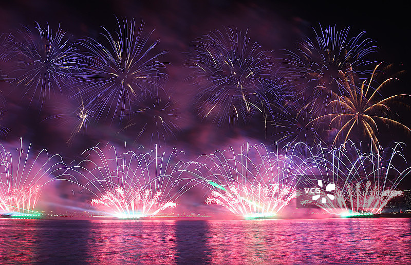 海上焰火秀图片素材
